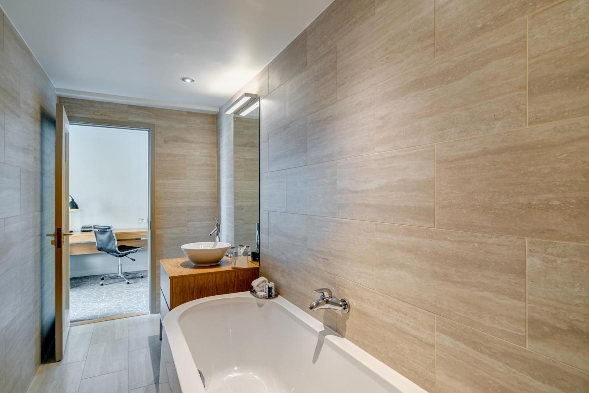 Junior Suite,1216735069:JPEG